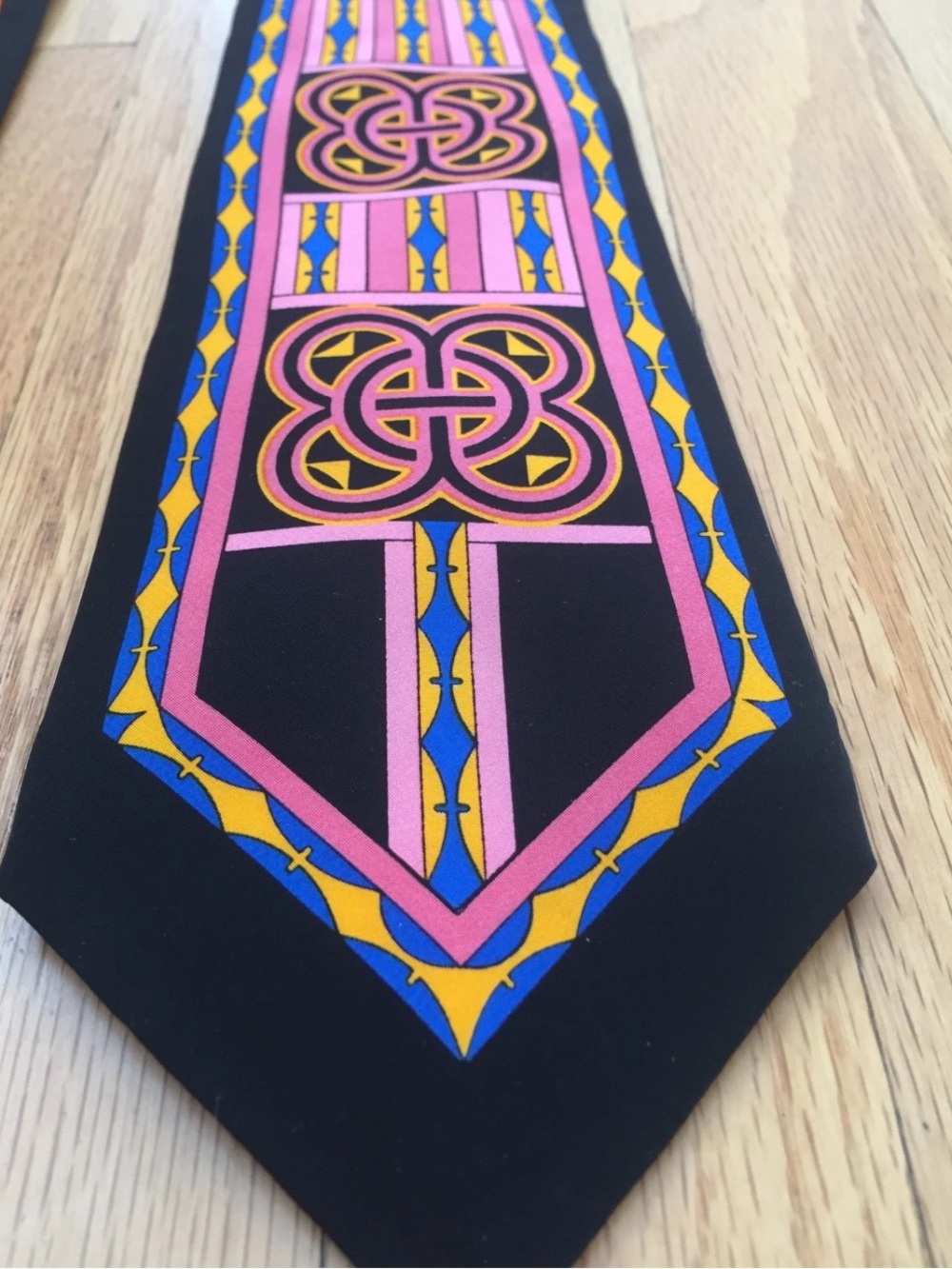 Celtic Knot Silk Tie No Boundaries Rush Limbaugh Black Pink